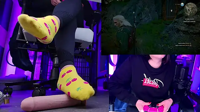 LadyPineapple online show from January 6, 12:13 pm