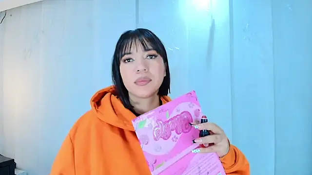 lina bedoya  online show from September 10, 11:32 am