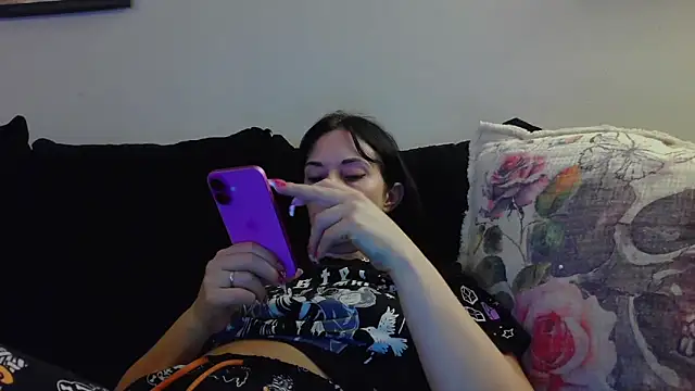 Snapshot of CrystalLakeXO chatting on October 15, 5:18 am CrystalLakeXO online show from October 15, 5:18 am