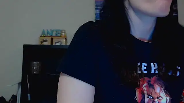 Snapshot of CrystalLakeXO chatting on October 16, 4:35 am CrystalLakeXO online show from October 16, 4:35 am