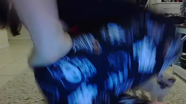 Snapshot of CrystalLakeXO chatting on October 18, 7:09 am CrystalLakeXO online show from October 18, 7:09 am