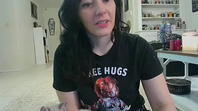 Snapshot of CrystalLakeXO chatting on October 28, 6:17 am CrystalLakeXO online show from October 28, 6:17 am