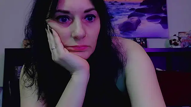 CrystalLakeXO online show from December 23, 6:11 am