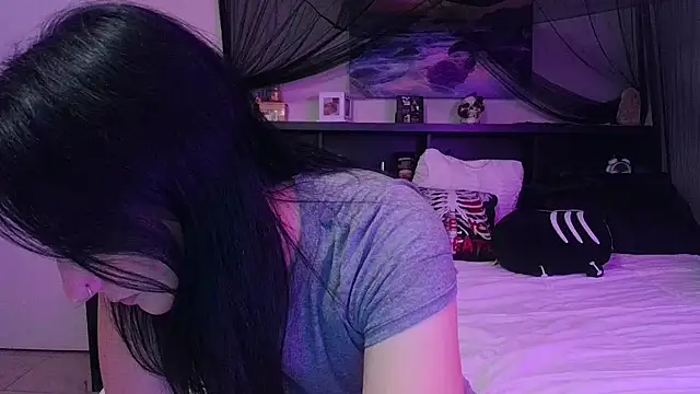 CrystalLakeXO online show from May 9, 3:23 am