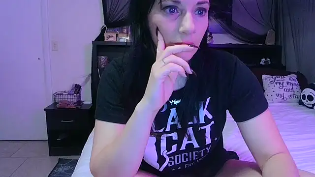 CrystalLakeXO online show from May 12, 3:47 am
