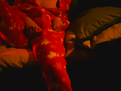 Snapshot of Everydayonli chatting on December 4, 4:44 am Everydayonli online show from December 4, 4:44 am