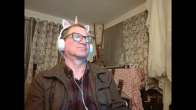 coryassman online show from February 8, 7:48 am