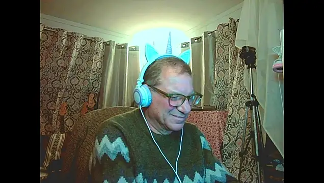 Snapshot of coryassman chatting on February 23, 12:24 pm coryassman online show from February 23, 12:24 pm