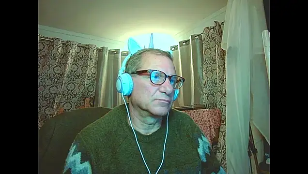 Snapshot of coryassman chatting on March 1, 11:01 am coryassman online show from March 1, 11:01 am