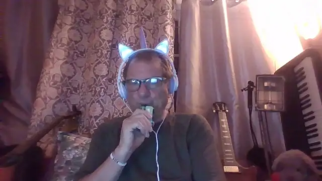 Snapshot of coryassman chatting on July 21, 5:21 am coryassman online show from July 21, 5:21 am