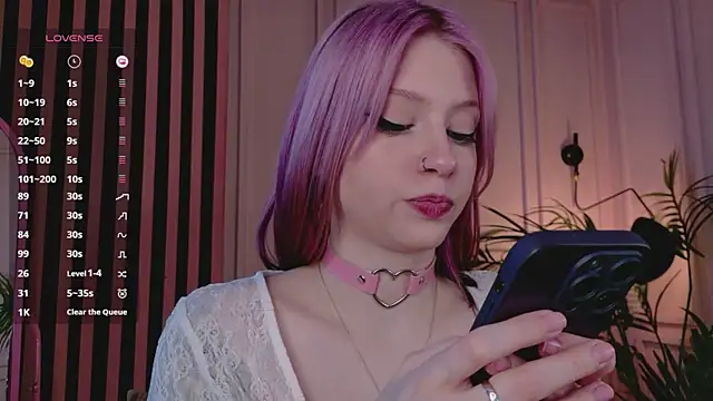arielabradberry online show from May 8, 11:37 am