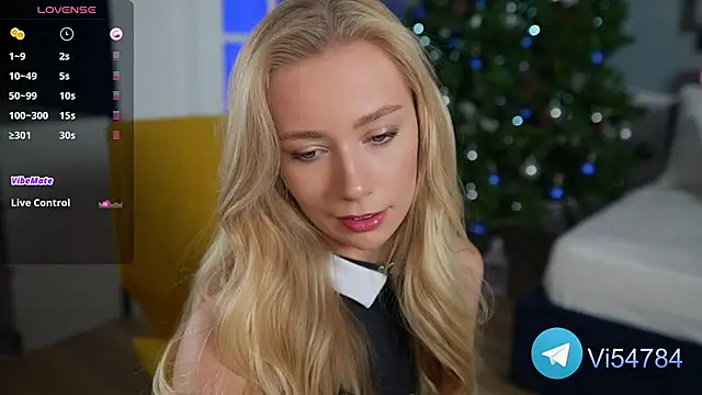 Snapshot of Vika54784 chatting on December 17, 4:21 pm Vika54784 online show from December 17, 4:21 pm