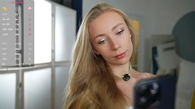 Snapshot of Vika54784 chatting on February 16, 4:09 am Vika54784 online show from February 16, 4:09 am