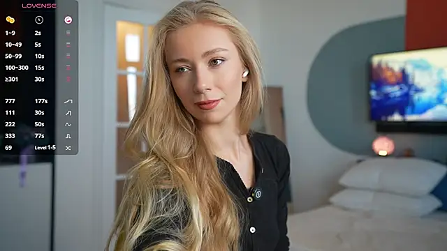 Snapshot of Vika54784 chatting on March 8, 6:21 am Vika54784 online show from March 8, 6:21 am
