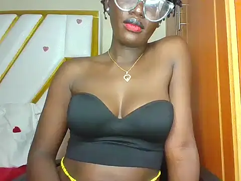 Snapshot of cutesmiling chatting on January 14, 6:13 am cutesmiling online show from January 14, 6:13 am
