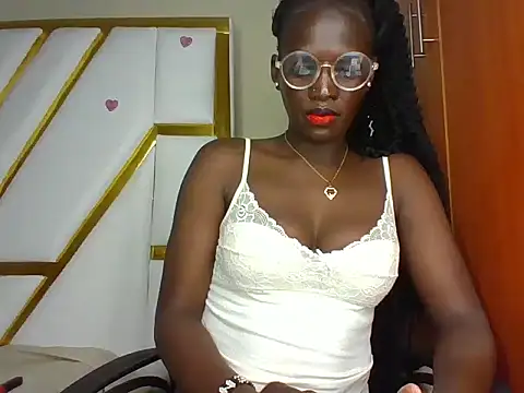 Snapshot of cutesmiling chatting on January 23, 5:13 am cutesmiling online show from January 23, 5:13 am