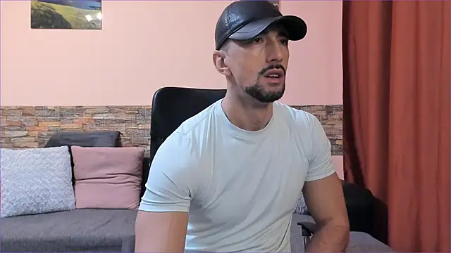 HotHunkTrainer online show from January 7, 9:18 am