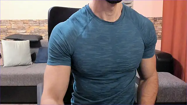 HotHunkTrainer online show from November 9, 8:01 am