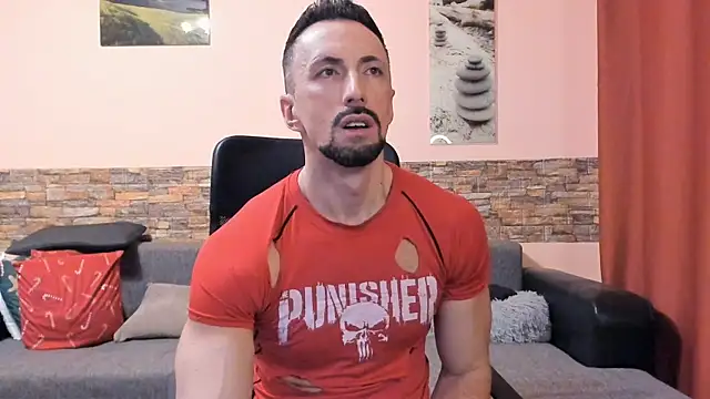 HotHunkTrainer online show from February 15, 9:08 am