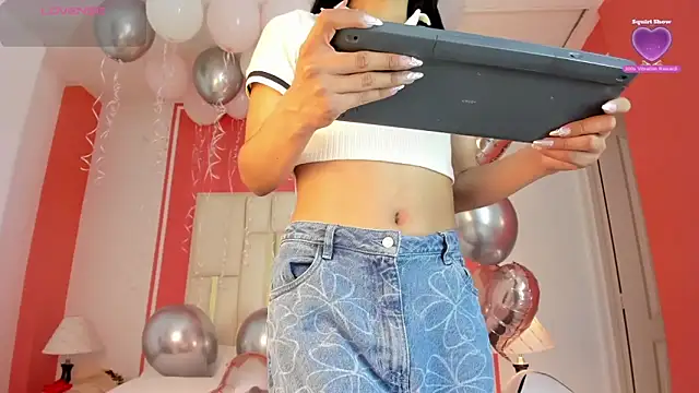 Snapshot of Laguna_Blue chatting on January 12, 12:12 pm Laguna Blue online show from January 12, 12:12 pm