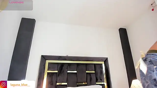 Snapshot of Laguna_Blue chatting on January 15, 12:04 pm Laguna Blue online show from January 15, 12:04 pm
