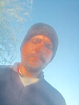 Snapshot of lovesuna chatting on January 28, 2:43 am lovesuna online show from January 28, 2:43 am