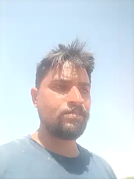 Snapshot of lovesuna chatting on February 15, 8:22 am lovesuna online show from February 15, 8:22 am