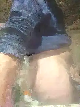 Snapshot of lovesuna chatting on February 17, 7:21 pm lovesuna online show from February 17, 7:21 pm