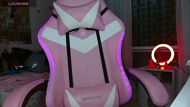 sexy valentina1 online show from December 10, 1:54 am