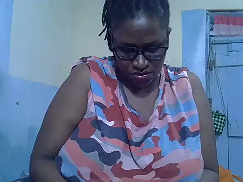 Snapshot of sexy_bigboobss chatting on October 23, 8:24 am sexy bigboobss online show from October 23, 8:24 am