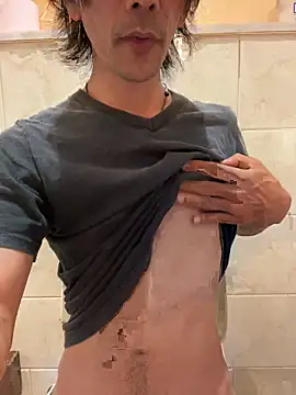 Snapshot of Katakuriko-Denpun chatting on October 1, 11:38 am Katakuriko-Denpun online show from October 1, 11:38 am