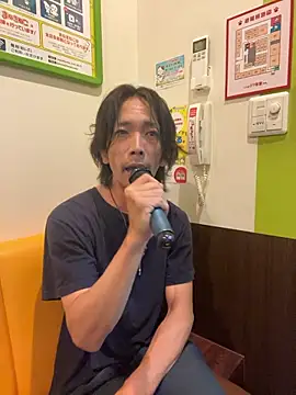 Snapshot of Katakuriko-Denpun chatting on October 8, 9:40 am Katakuriko-Denpun online show from October 8, 9:40 am