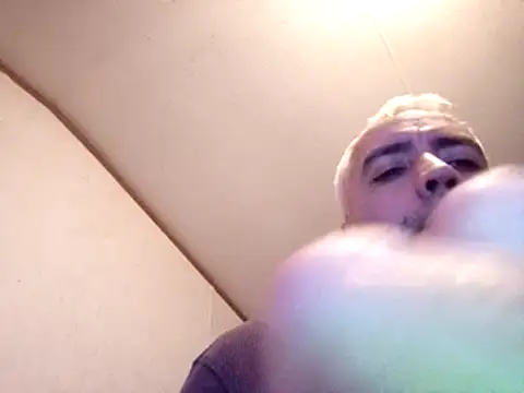 Xoc8  online show from January 27, 7:03 pm