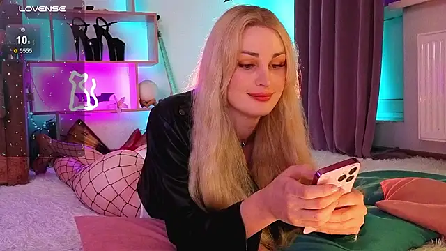 Inchcaser  online show from March 5, 9:00 pm