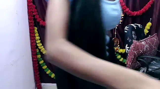 Snapshot of lallela chatting on December 3, 12:57 am lallela online show from December 3, 12:57 am