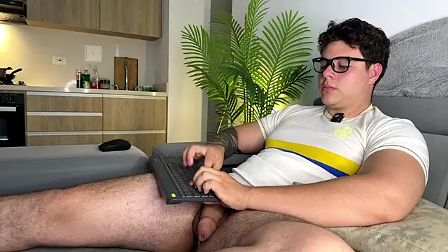 Snapshot of odin_blake chatting on April 8, 5:35 pm odin blake online show from April 8, 5:35 pm
