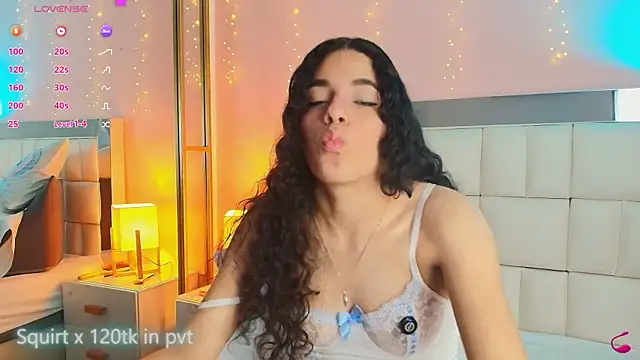Snapshot of anahi_maite chatting on March 16, 8:02 pm anahi maite online show from March 16, 8:02 pm