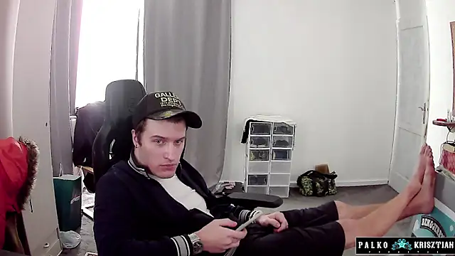 Snapshot of PKrisztian chatting on February 13, 6:26 pm PKrisztian online show from February 13, 6:26 pm