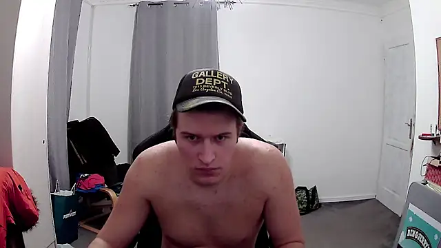 Snapshot of PKrisztian chatting on March 9, 10:14 pm PKrisztian online show from March 9, 10:14 pm