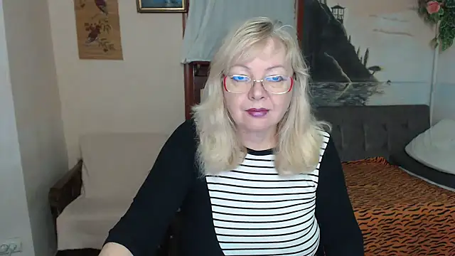 EvelynLoveShy online show from November 26, 8:54 pm