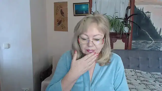 EvelynLoveShy online show from February 2, 7:40 am