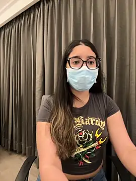 jAsMinE678 online show from May 13, 7:33 pm