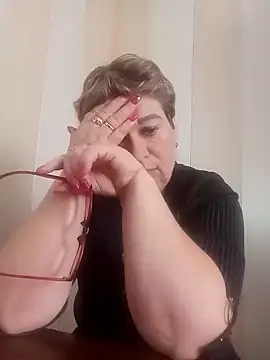 Lee Nell online show from December 3, 5:20 am