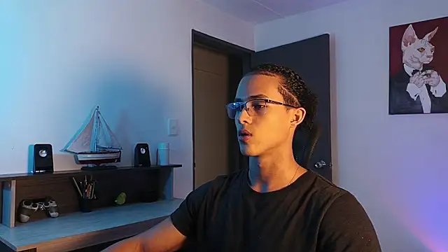 Snapshot of alejo_x3 chatting on November 28, 12:35 am alejo x3 online show from November 28, 12:35 am