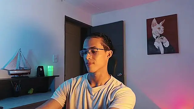 Snapshot of alejo_x3 chatting on November 30, 11:20 pm alejo x3 online show from November 30, 11:20 pm