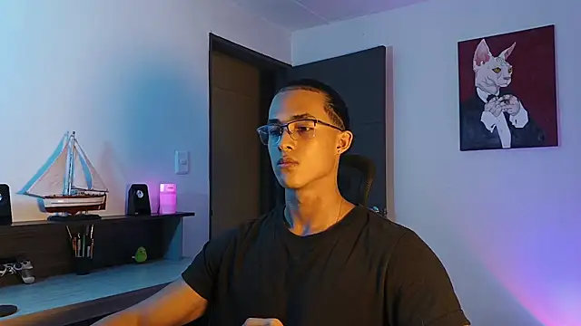 Snapshot of alejo_x3 chatting on December 4, 11:24 pm alejo x3 online show from December 4, 11:24 pm