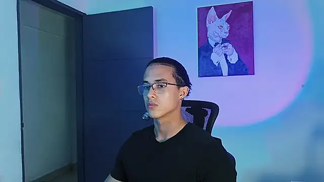 Snapshot of alejo_x3 chatting on February 25, 10:52 pm alejo x3 online show from February 25, 10:52 pm