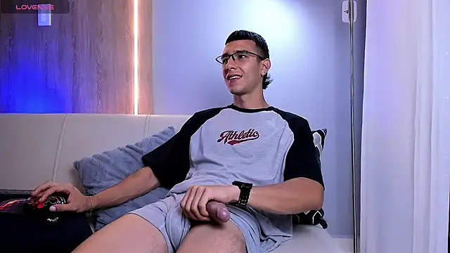 SymonPrince online show from November 30, 1:09 am