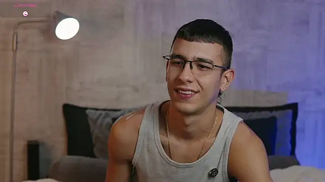 SymonPrince online show from February 6, 1:43 am