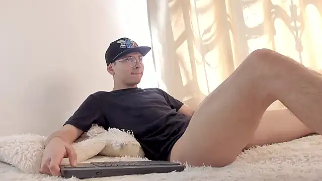 a lejandro 0 8 online show from December 7, 5:53 pm